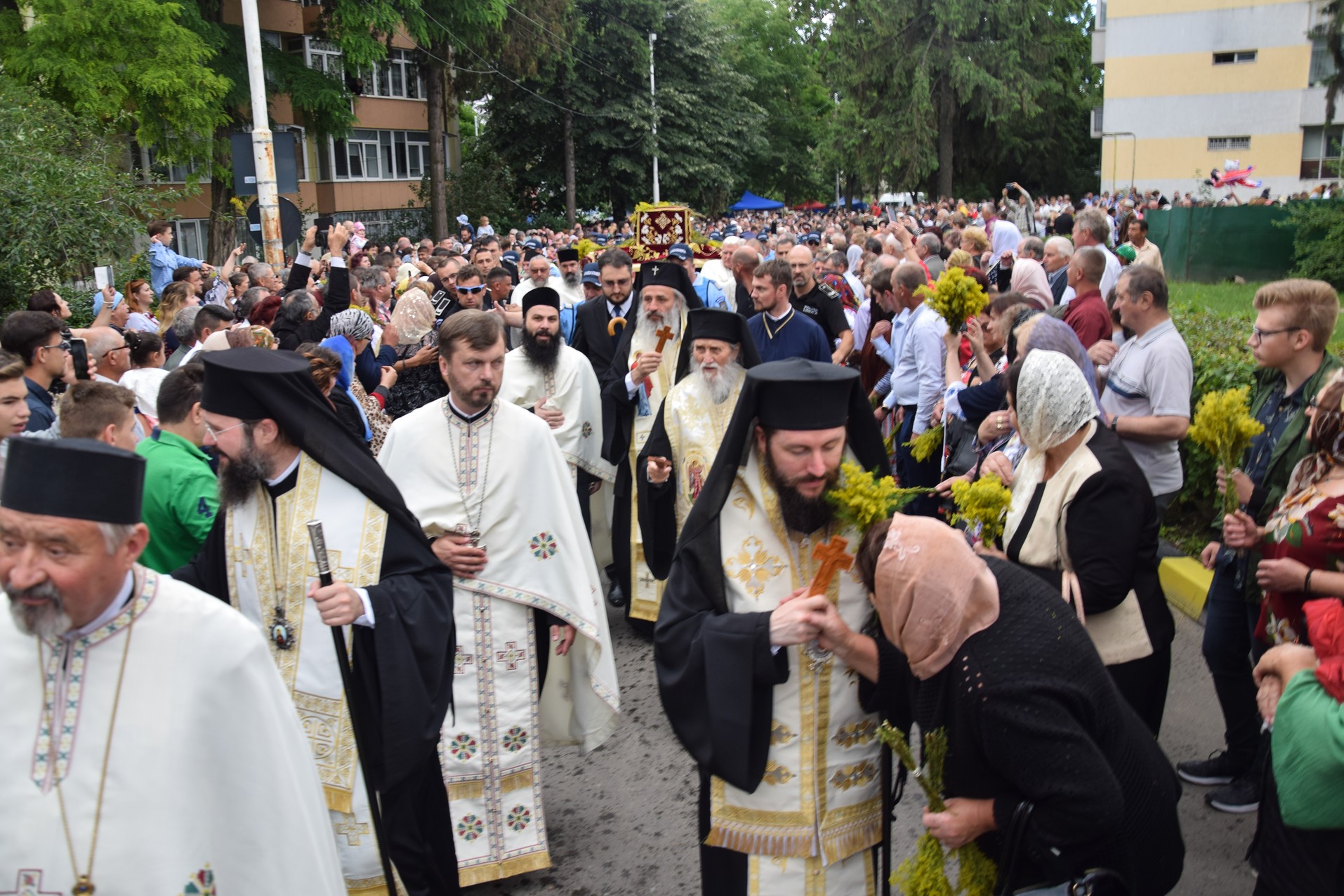Hramul cel mare al Sucevei: „A-l iubi pe celălalt este o purtare de cruce continuă”