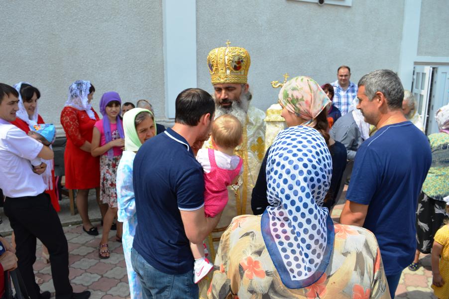 PS Antonie: „Sfinţii sunt creştinii care au adunat cer în sufletele lor”