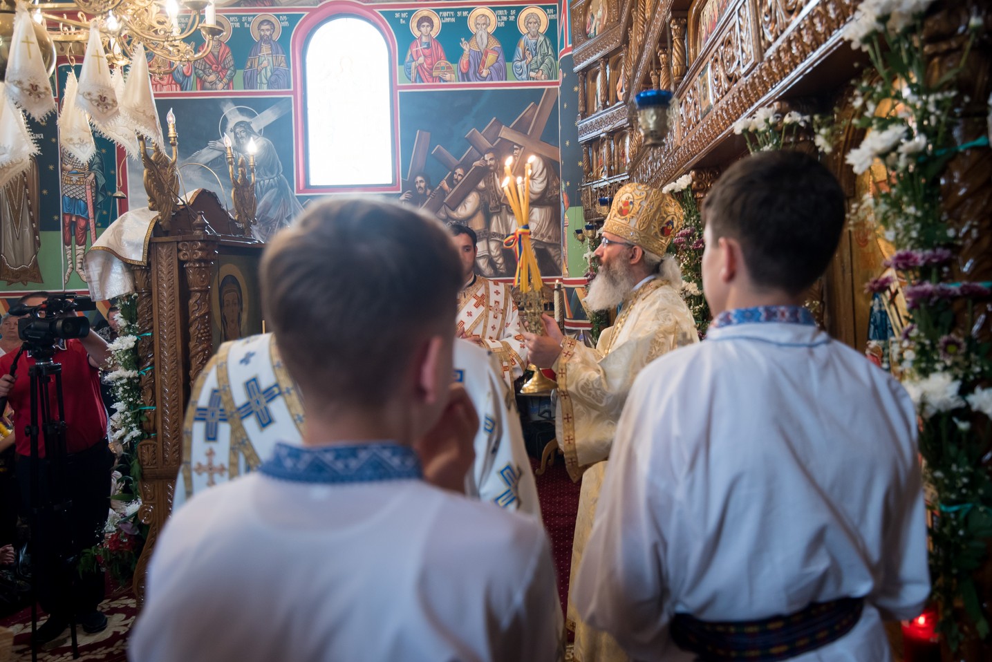 IPS Pimen, la sfințirea bisericii din Ipotești: „Să ne îngrijim de hrana pentru trup, dar nu îngrijorându-ne”