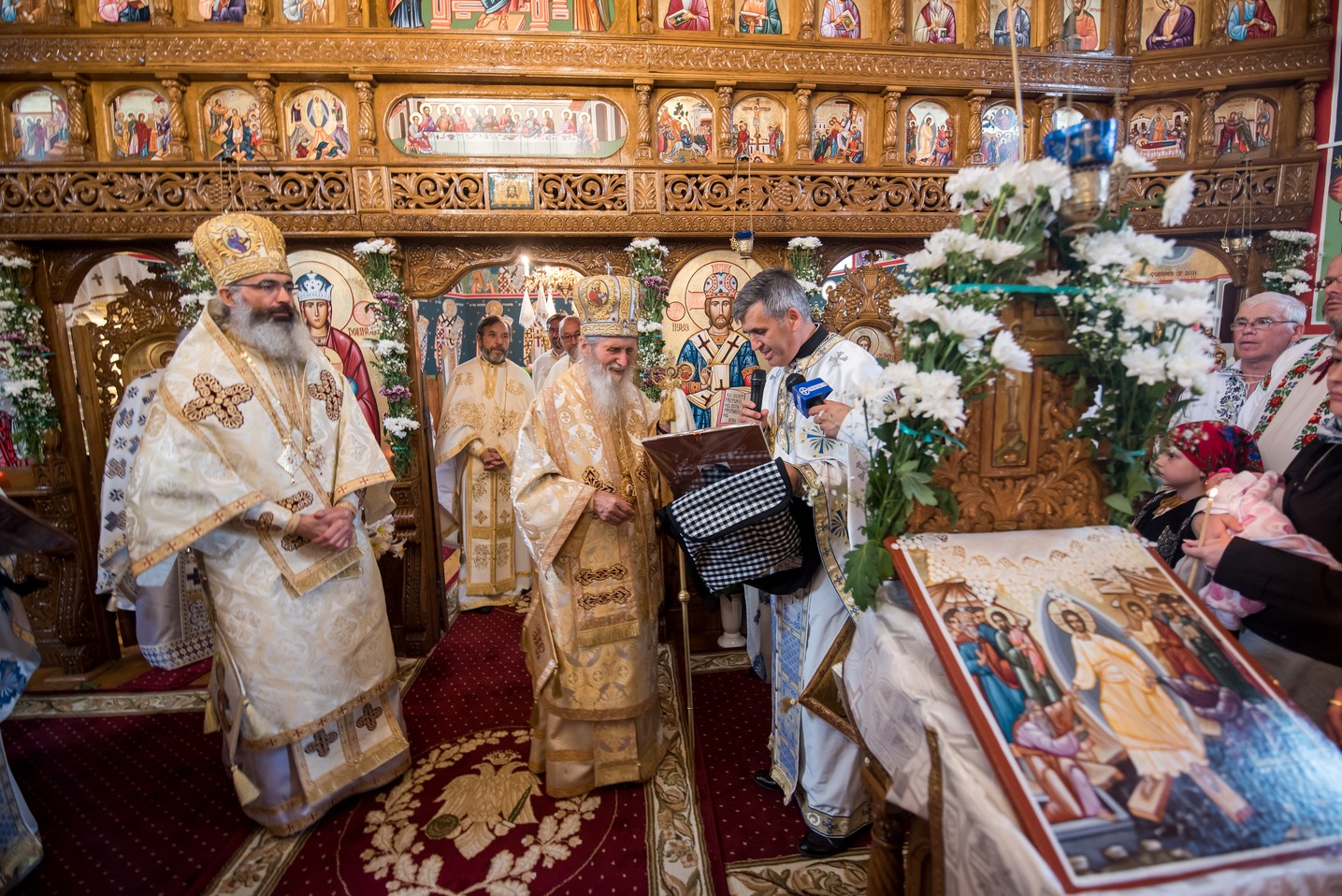 IPS Pimen, la sfințirea bisericii din Ipotești: „Să ne îngrijim de hrana pentru trup, dar nu îngrijorându-ne”