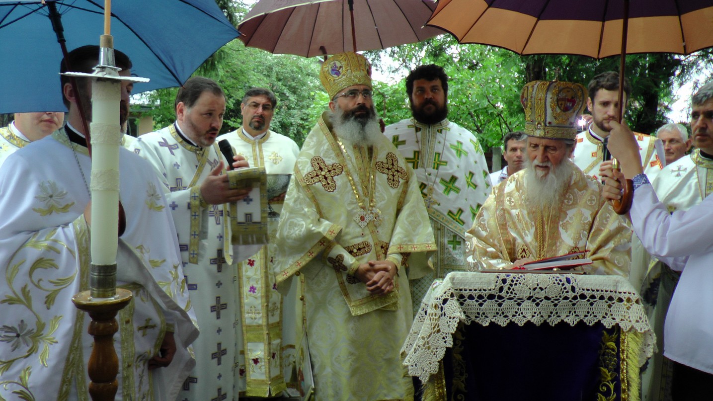 IPS Pimen, la sfințirea bisericii din Ipotești: „Să ne îngrijim de hrana pentru trup, dar nu îngrijorându-ne”