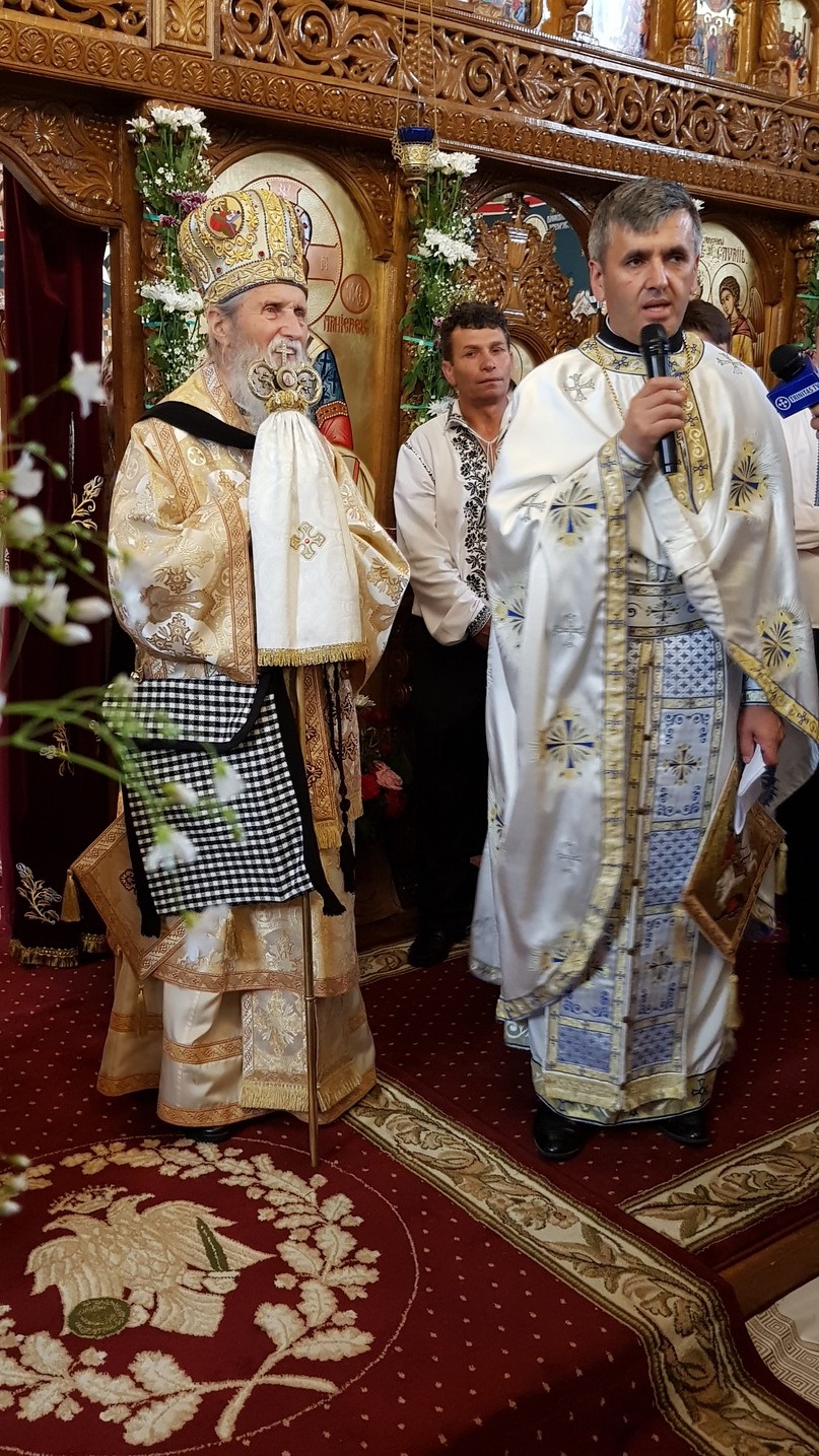 IPS Pimen, la sfințirea bisericii din Ipotești: „Să ne îngrijim de hrana pentru trup, dar nu îngrijorându-ne”