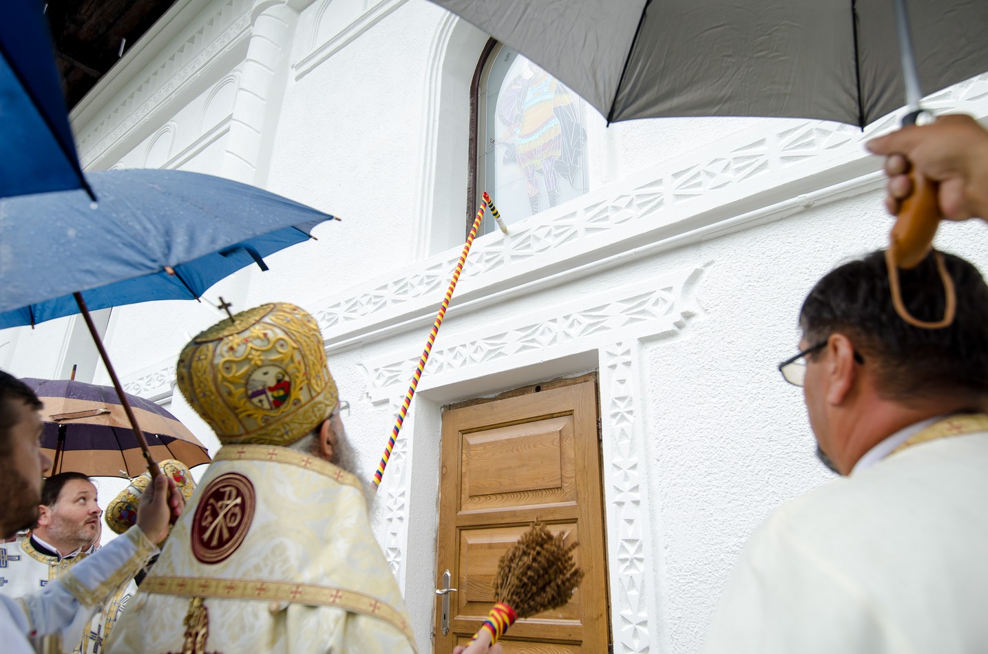 IPS Pimen, la sfințirea bisericii din Ipotești: „Să ne îngrijim de hrana pentru trup, dar nu îngrijorându-ne”