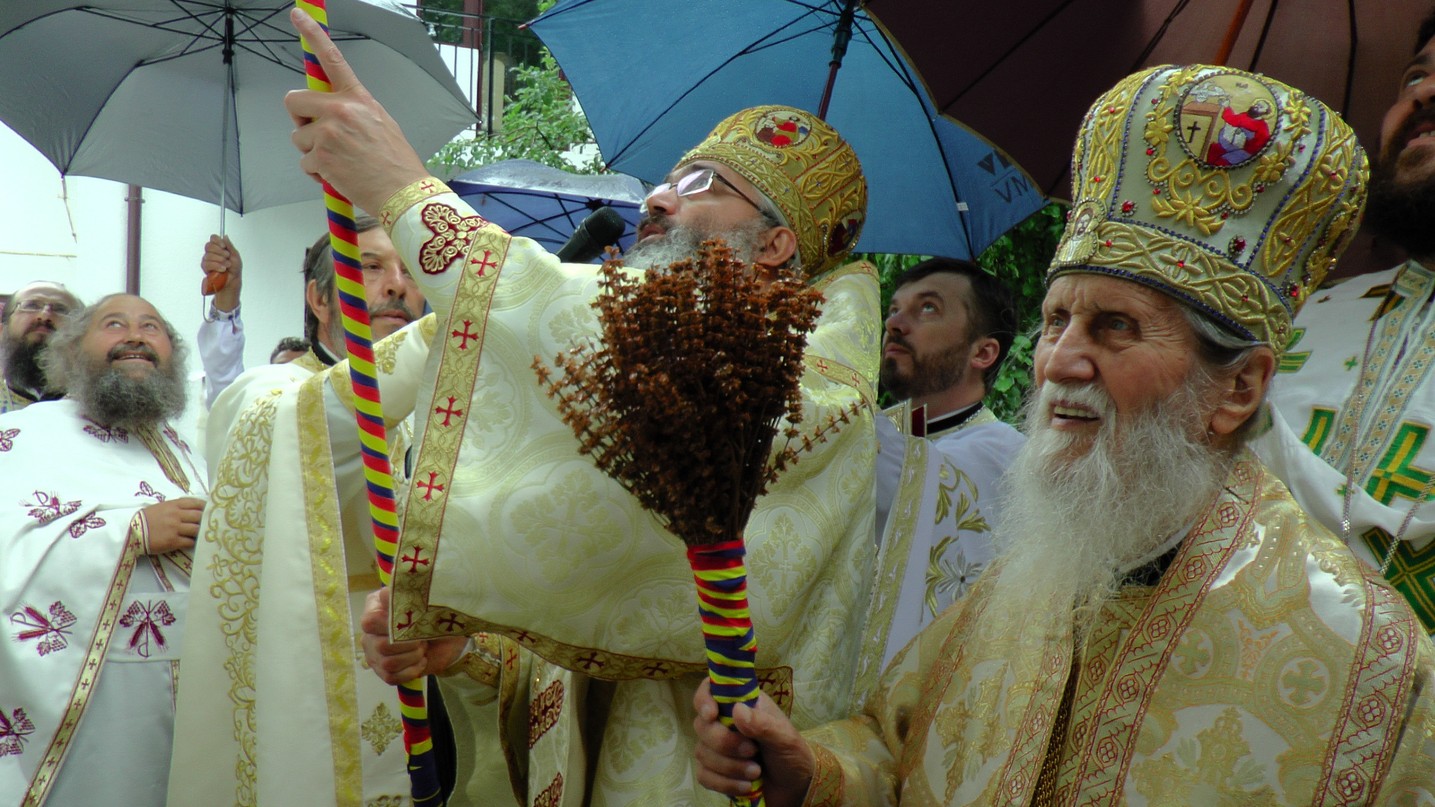 IPS Pimen, la sfințirea bisericii din Ipotești: „Să ne îngrijim de hrana pentru trup, dar nu îngrijorându-ne”