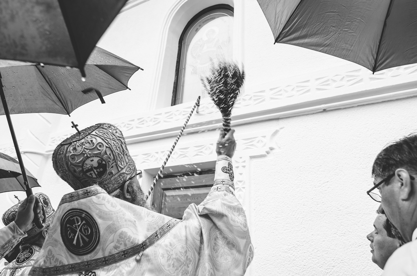 IPS Pimen, la sfințirea bisericii din Ipotești: „Să ne îngrijim de hrana pentru trup, dar nu îngrijorându-ne”