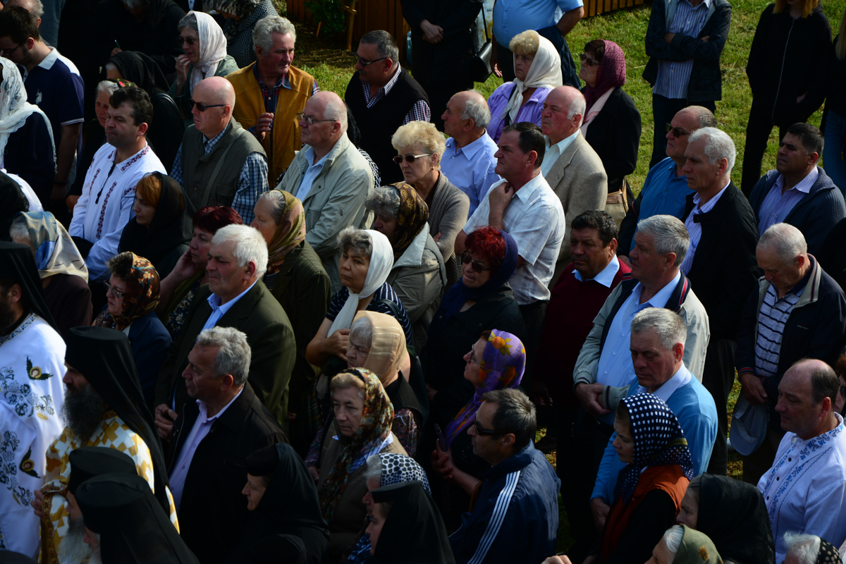 IPS Mitropolit Teofan, la Mănăstirea Tarcău: „Sfinții sunt cei care, prin taina smereniei lor, nu doresc să-l domine pe celălalt”