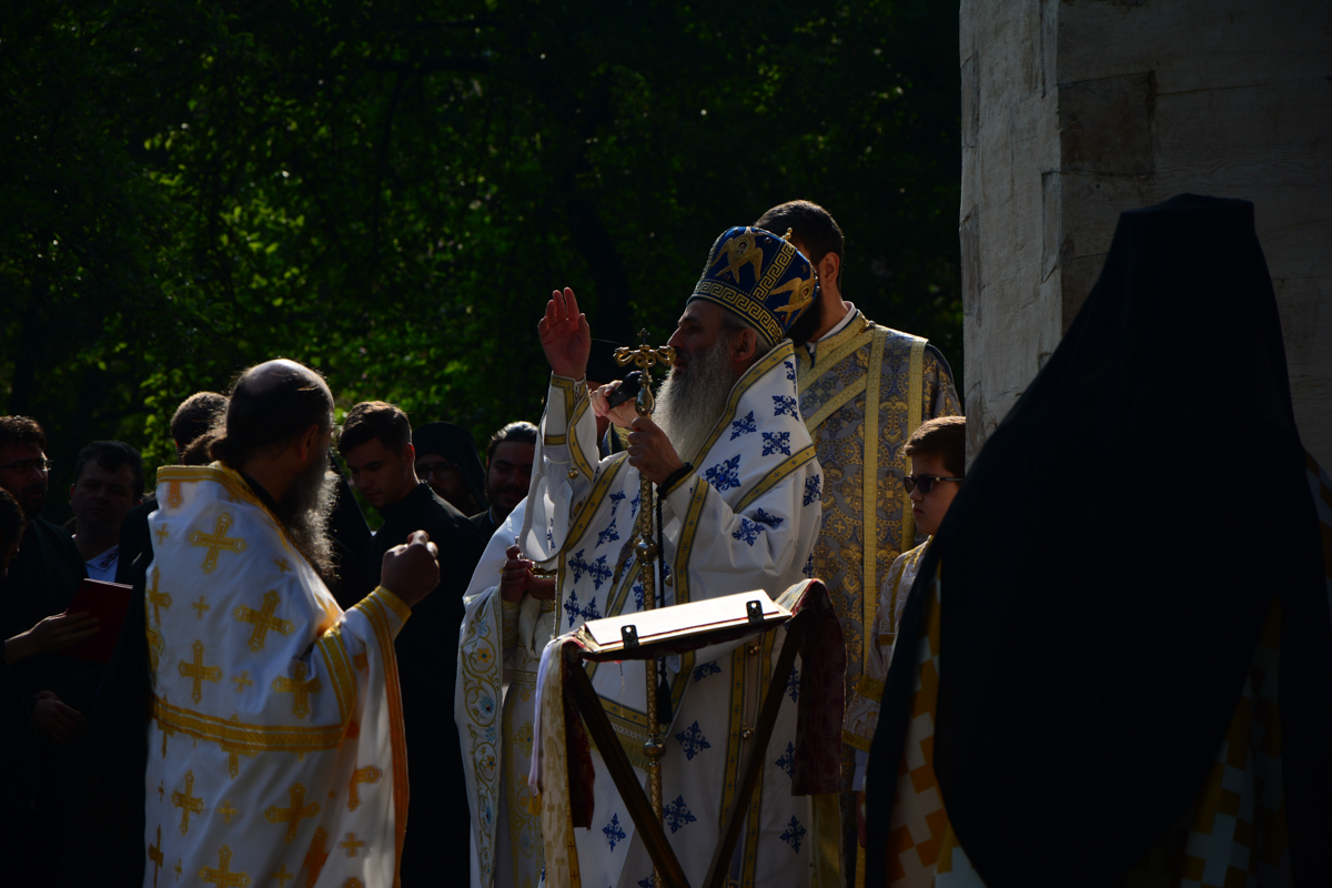 IPS Mitropolit Teofan, la Mănăstirea Tarcău: „Sfinții sunt cei care, prin taina smereniei lor, nu doresc să-l domine pe celălalt”