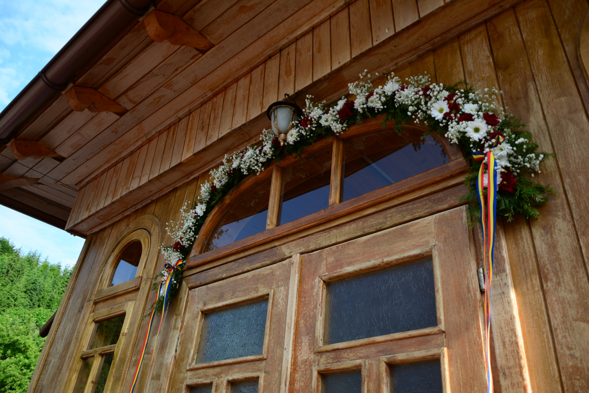 IPS Mitropolit Teofan, la Mănăstirea Tarcău: „Sfinții sunt cei care, prin taina smereniei lor, nu doresc să-l domine pe celălalt”