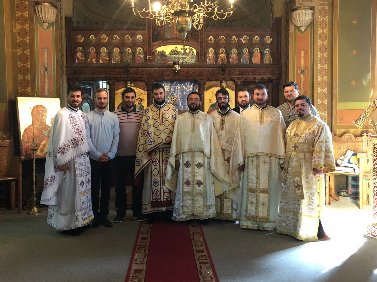 Întâlnirea de zece ani a elevilor Seminarului Teologic „Sfântul Ierarh Vasile cel Mare” din Iași