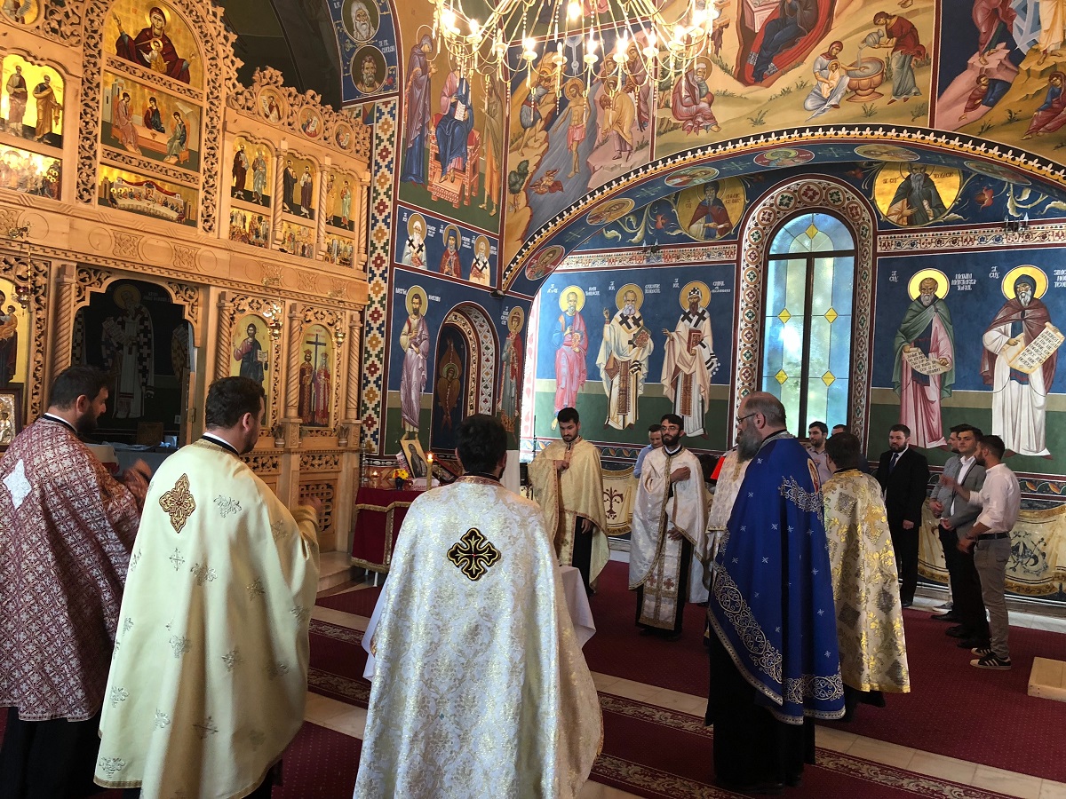 Întâlnirea de zece ani a elevilor Seminarului Teologic „Sfântul Ierarh Vasile cel Mare” din Iași