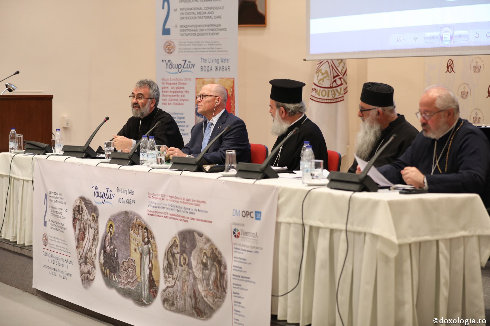 Părintele Zaharia Zaharou, la DMOPC18: „Tehnologia digitală Îi slujește sau Îl înlătură pe Dumnezeu din Biserică?”