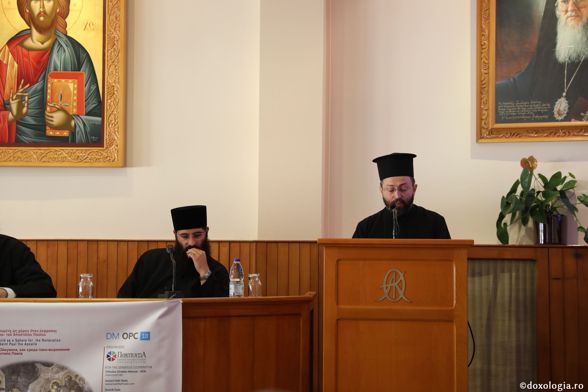 Părintele Zaharia Zaharou, la DMOPC18: „Tehnologia digitală Îi slujește sau Îl înlătură pe Dumnezeu din Biserică?”