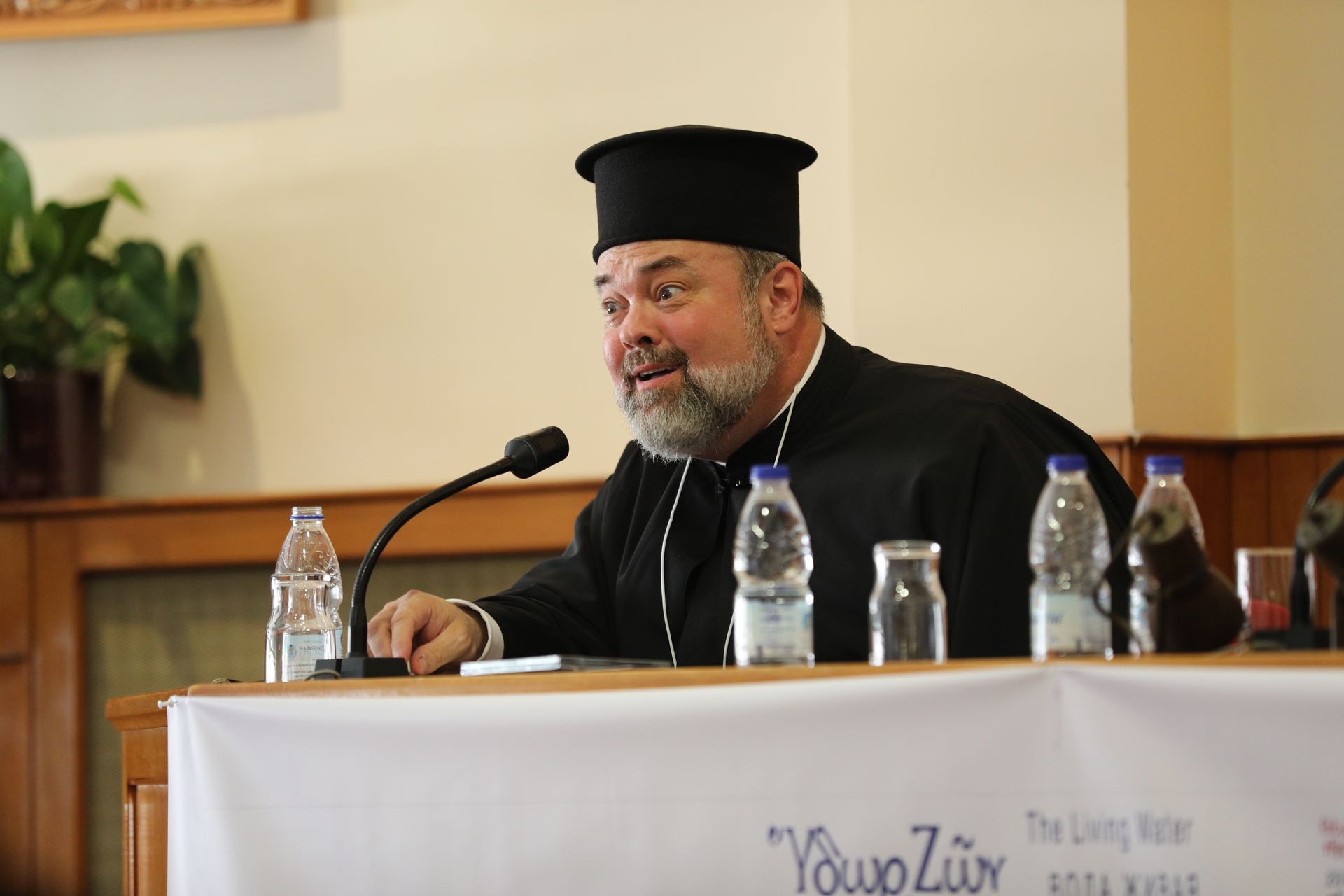 Părintele Zaharia Zaharou, la DMOPC18: „Tehnologia digitală Îi slujește sau Îl înlătură pe Dumnezeu din Biserică?”