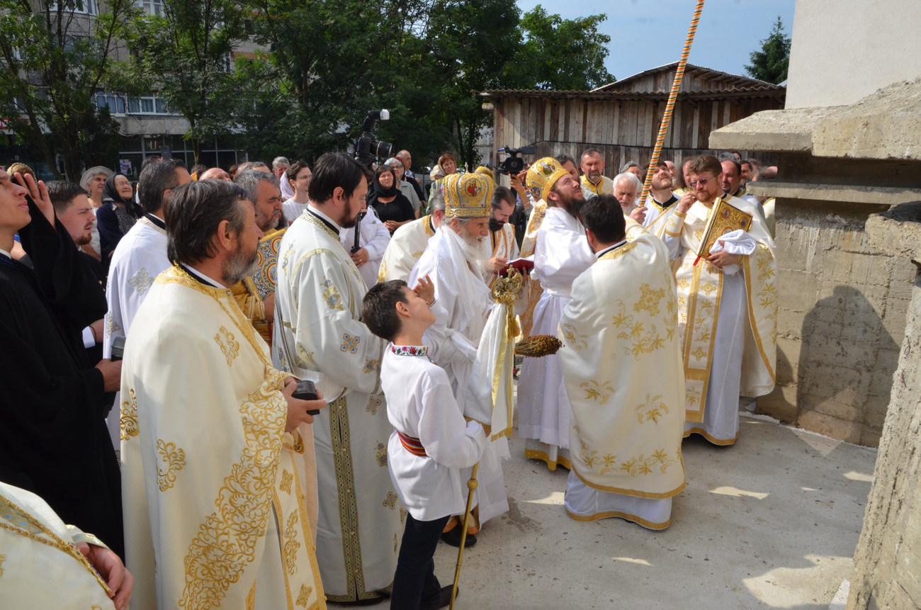 Catedrala „Învierea Domnului” din Fălticeni, sfințită în prezența a 3000 de credincioși