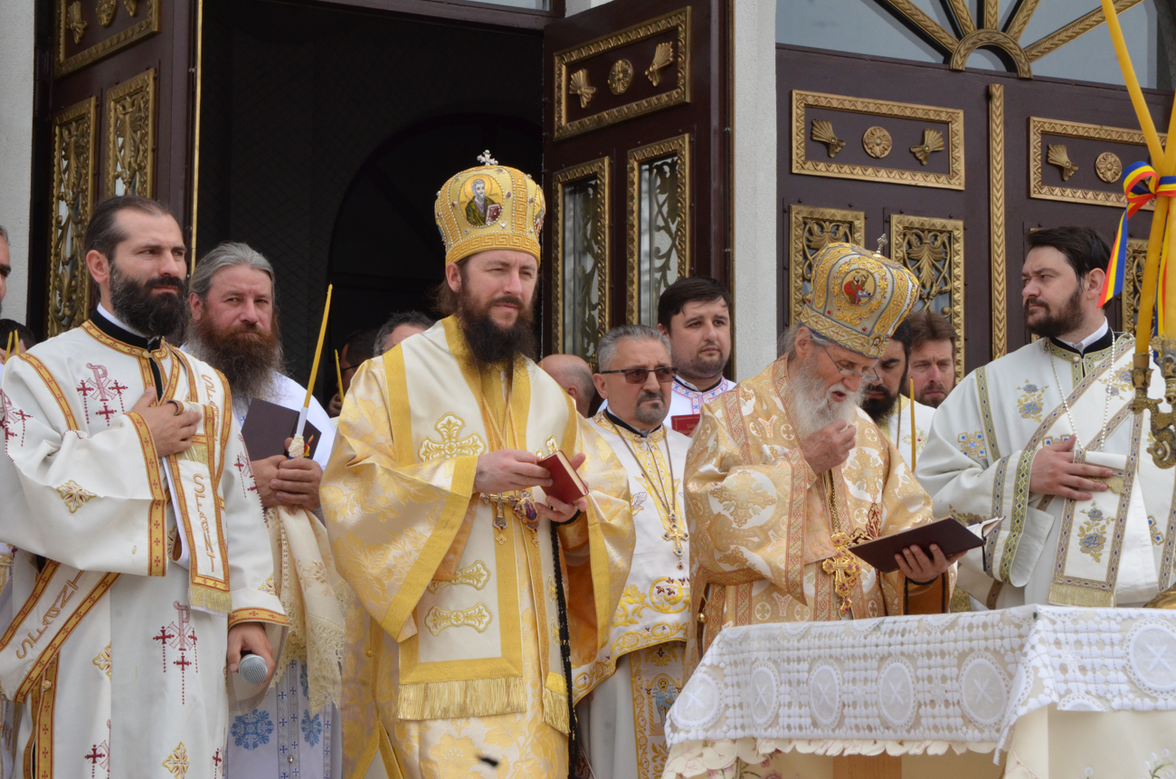 Catedrala „Învierea Domnului” din Fălticeni, sfințită în prezența a 3000 de credincioși