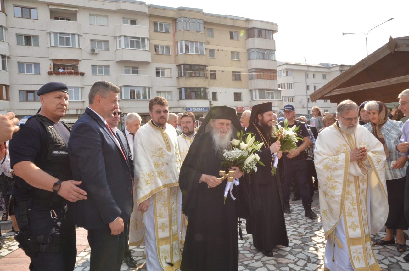 Catedrala „Învierea Domnului” din Fălticeni, sfințită în prezența a 3000 de credincioși