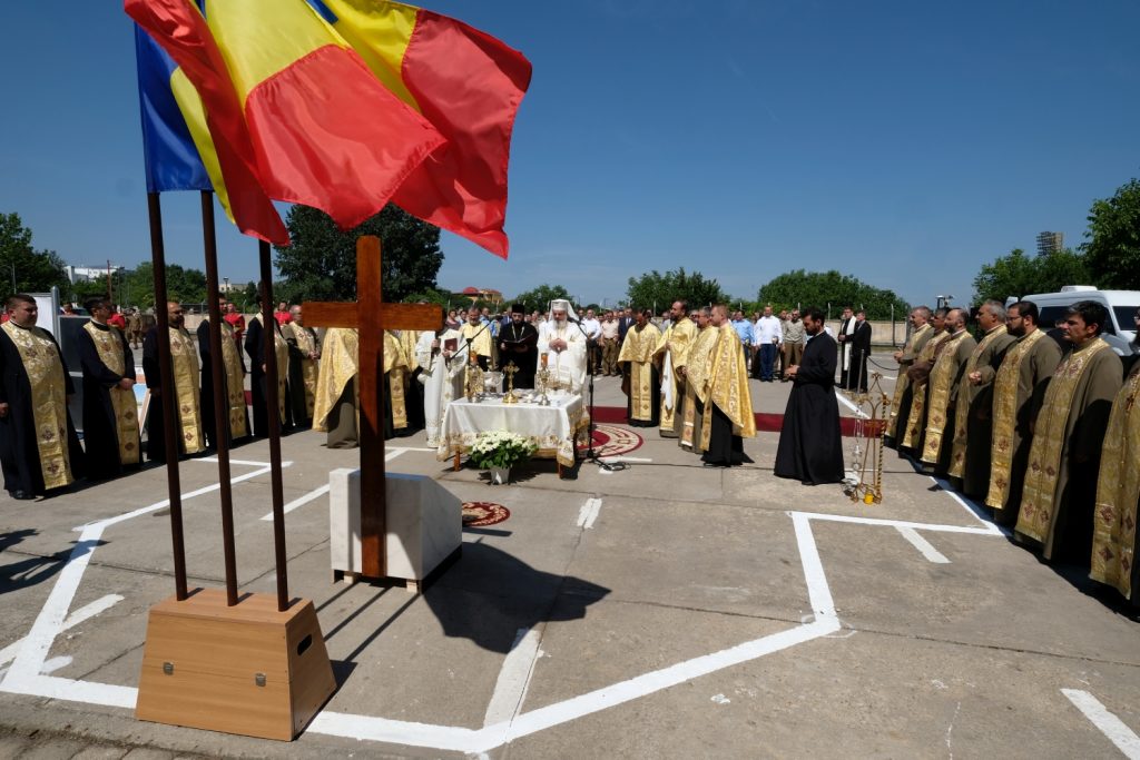 Părintele Patriarh Daniel a sfinţit piatra de temelie pentru o biserică din cadrul Ministerului Apărării Naţionale