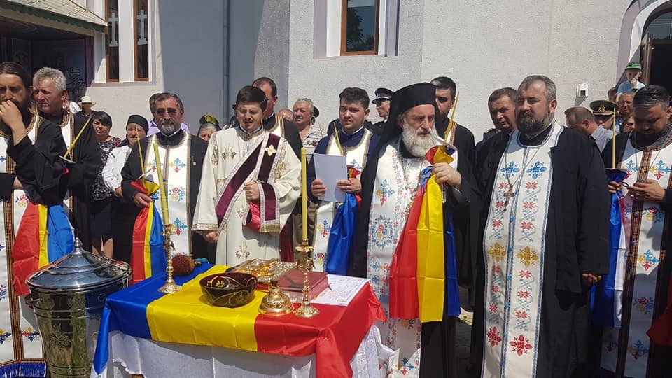 Slujbe arhiereşti în trei protopopiate din Moldova