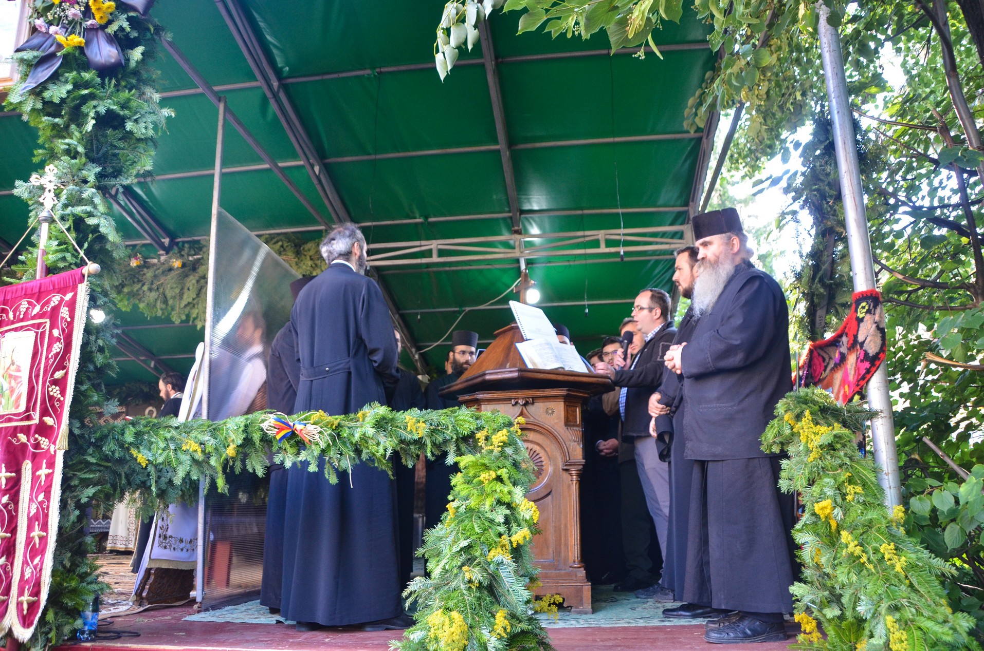 Hramul cel mare al Sucevei: „A-l iubi pe celălalt este o purtare de cruce continuă”