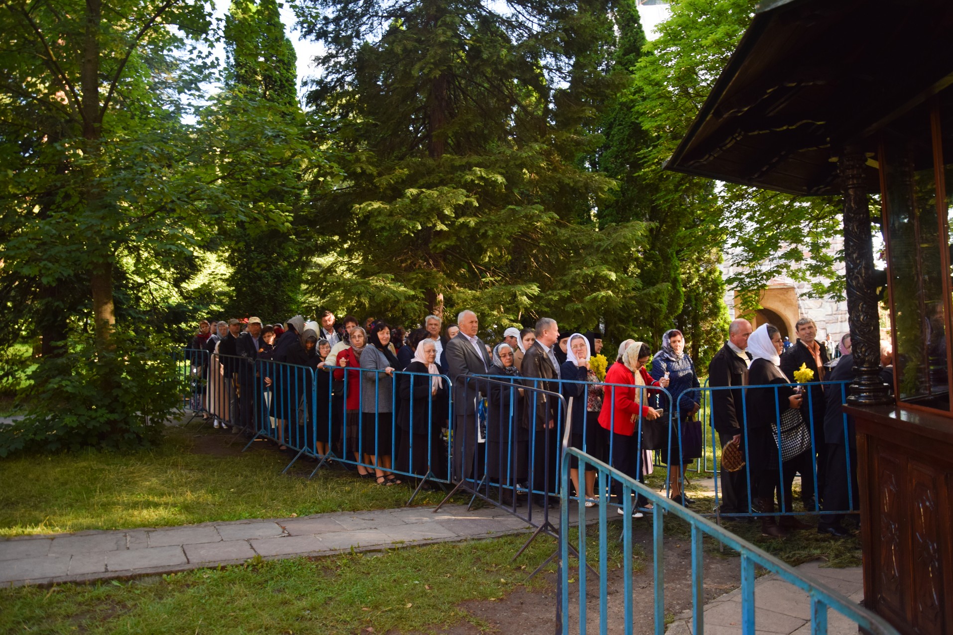 Hramul cel mare al Sucevei: „A-l iubi pe celălalt este o purtare de cruce continuă”