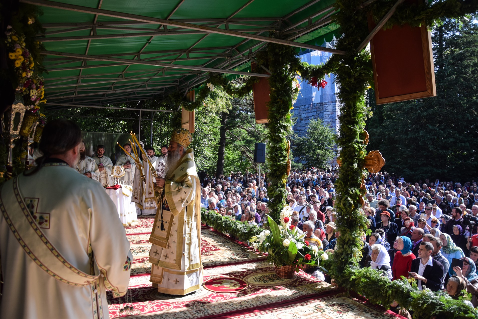 Hramul cel mare al Sucevei: „A-l iubi pe celălalt este o purtare de cruce continuă”