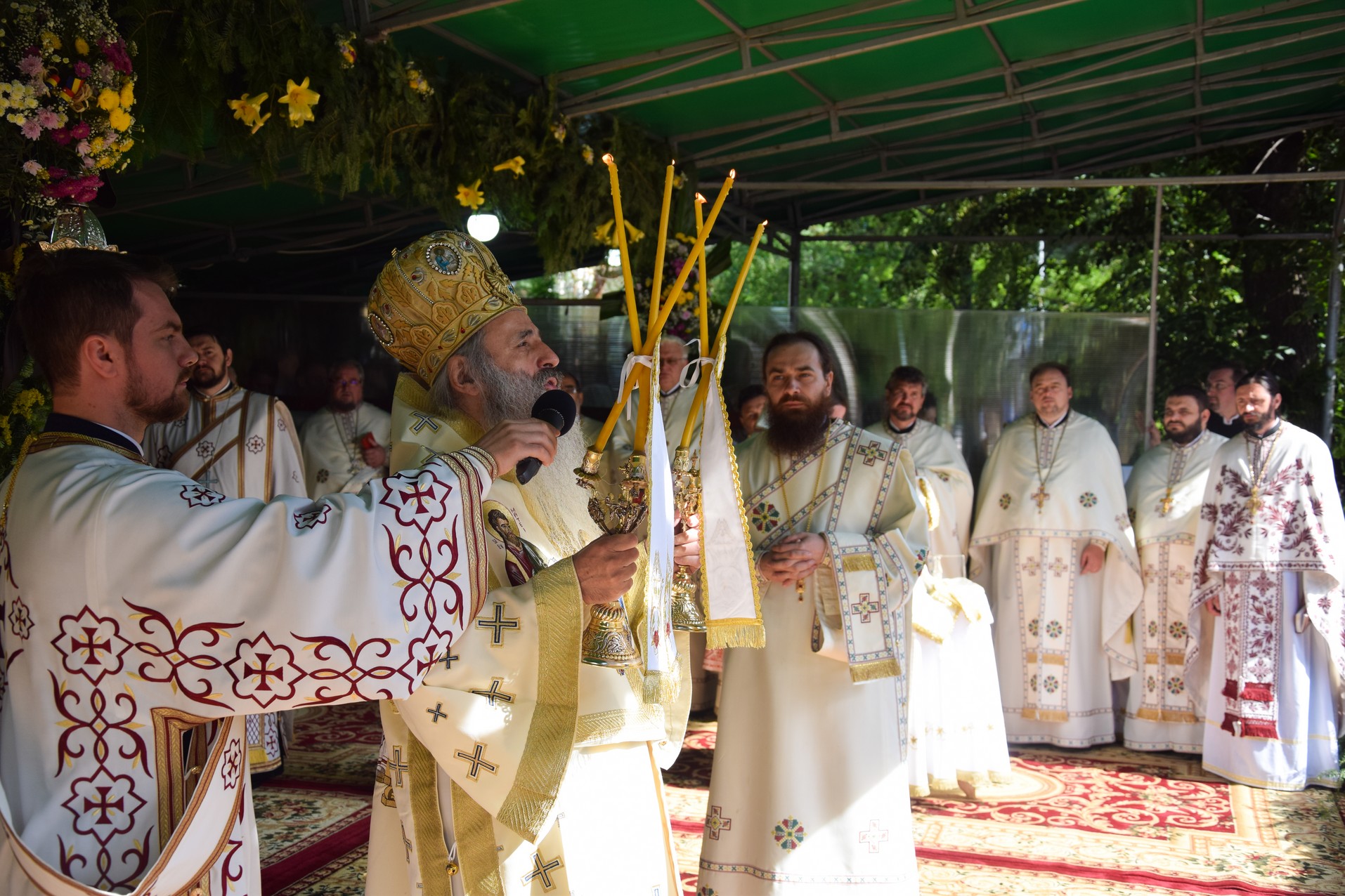 Hramul cel mare al Sucevei: „A-l iubi pe celălalt este o purtare de cruce continuă”