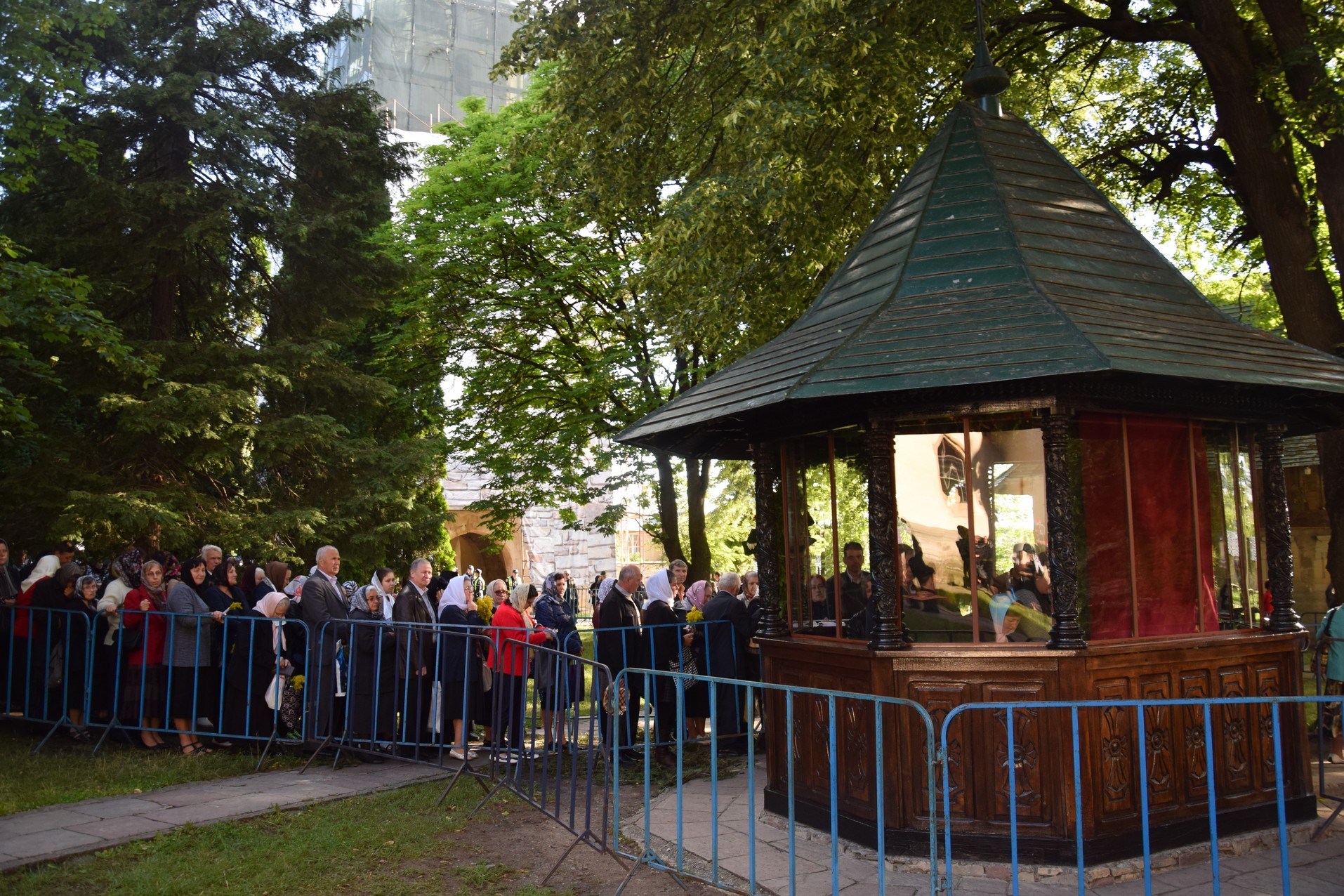 Hramul cel mare al Sucevei: „A-l iubi pe celălalt este o purtare de cruce continuă”