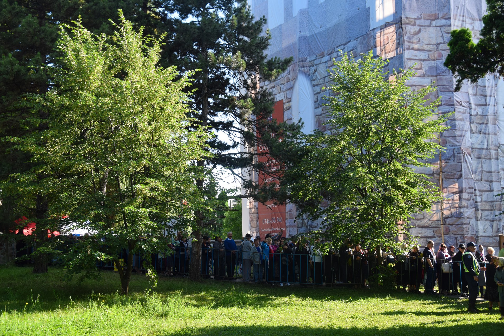 Hramul cel mare al Sucevei: „A-l iubi pe celălalt este o purtare de cruce continuă”