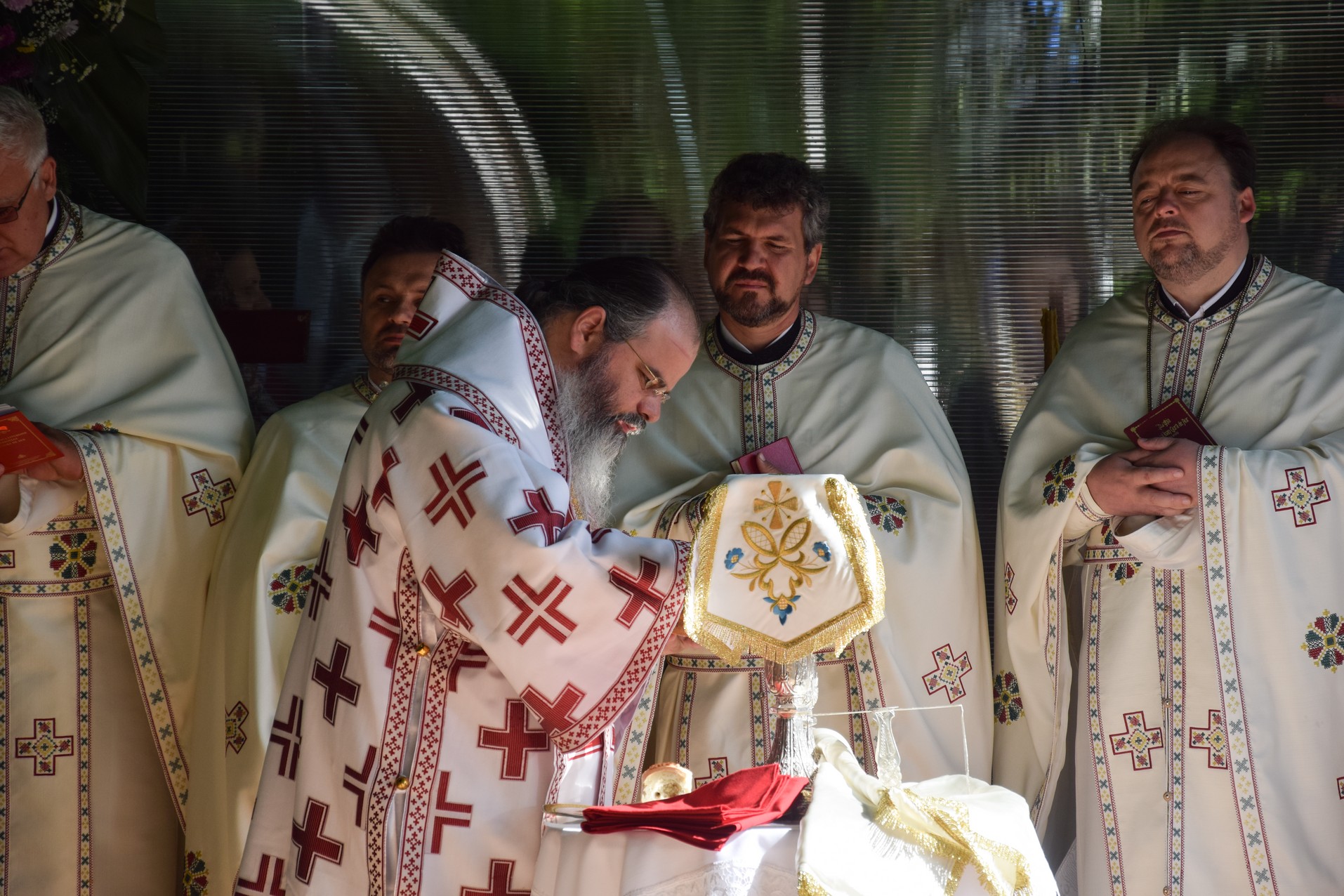 Hramul cel mare al Sucevei: „A-l iubi pe celălalt este o purtare de cruce continuă”