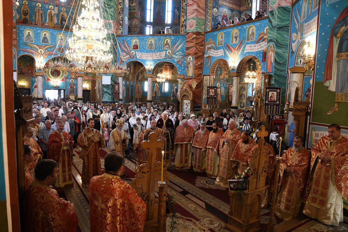 Catedrala din Gura Humorului şi-a serbat al doilea hram