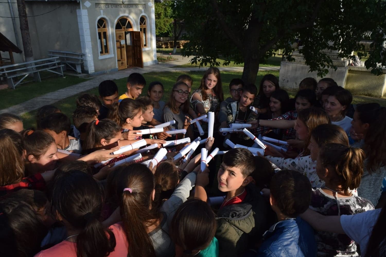 „Tabăra din pridvorul satului”, la Tătăruși