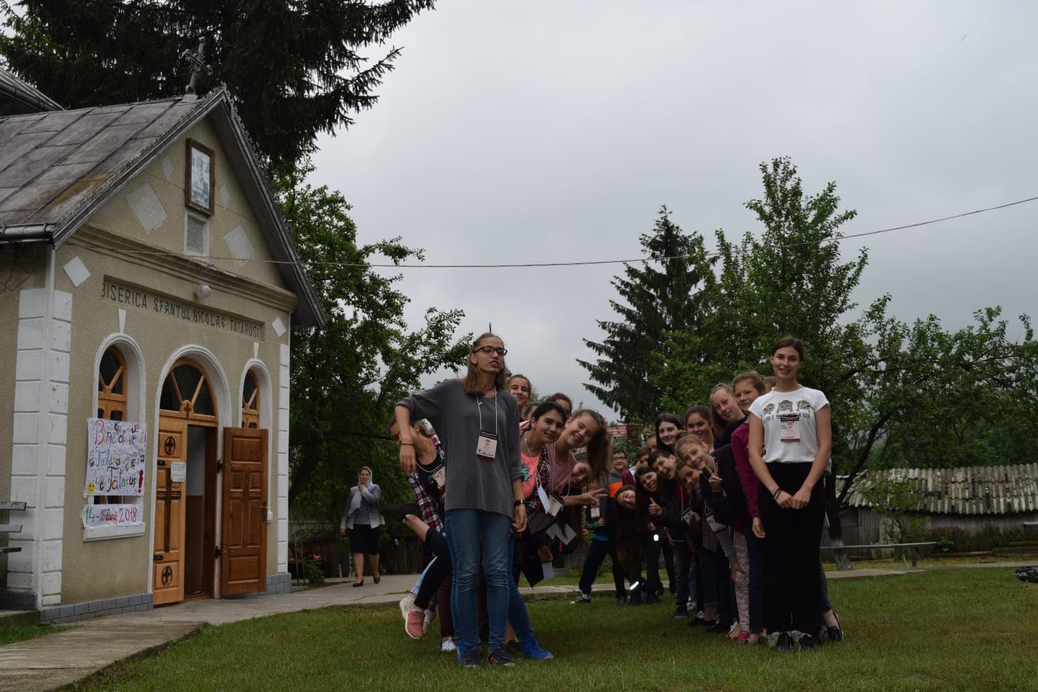 „Tabăra din pridvorul satului”, la Tătăruși