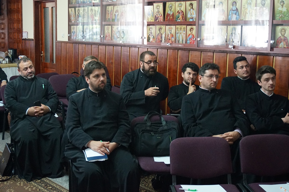 Activitate formativă pentru preoţii din Arhiepiscopia Iaşilor