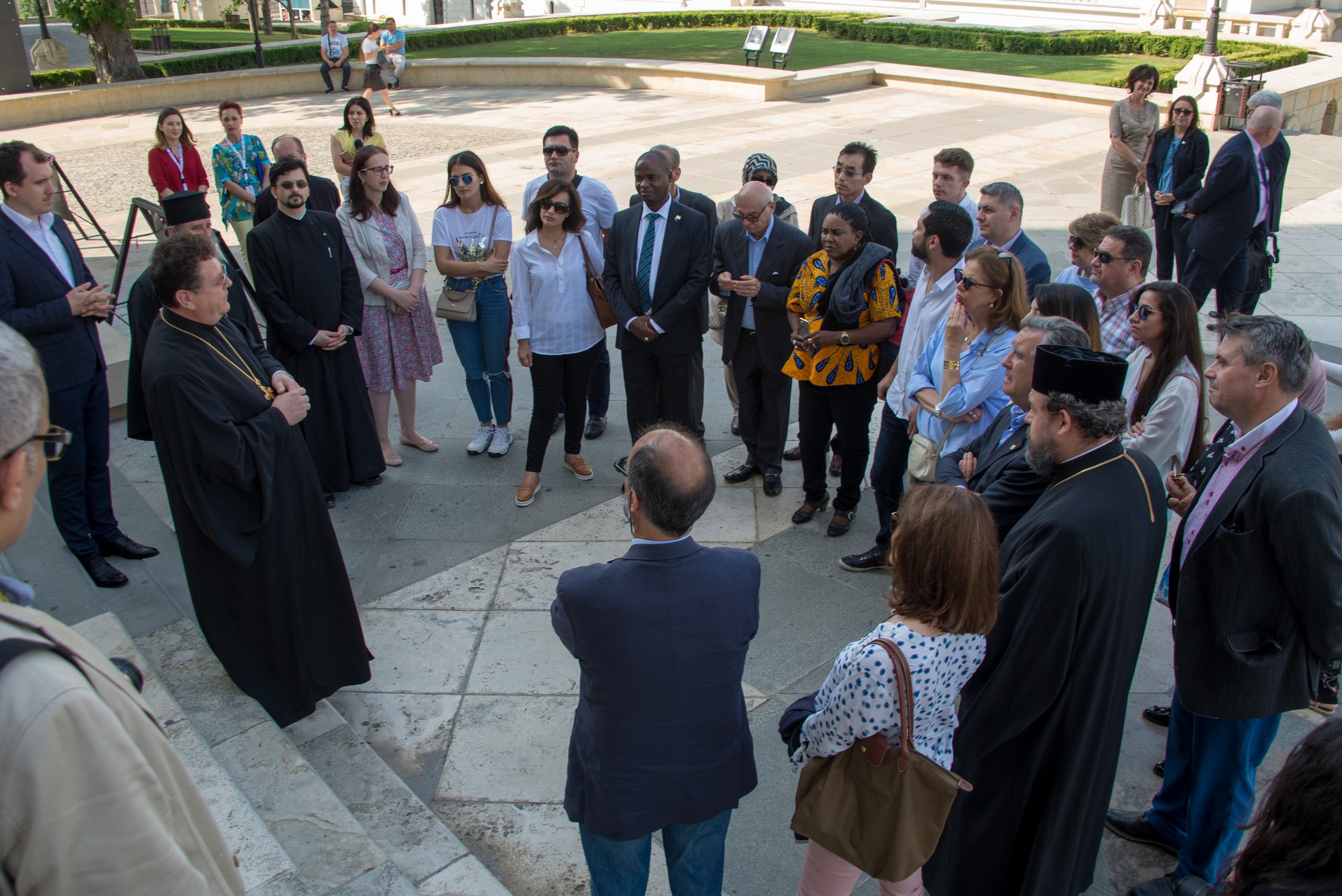 Reprezentanți din 22 de ambasade, în vizită la Ansamblul Mitropolitan din Iași