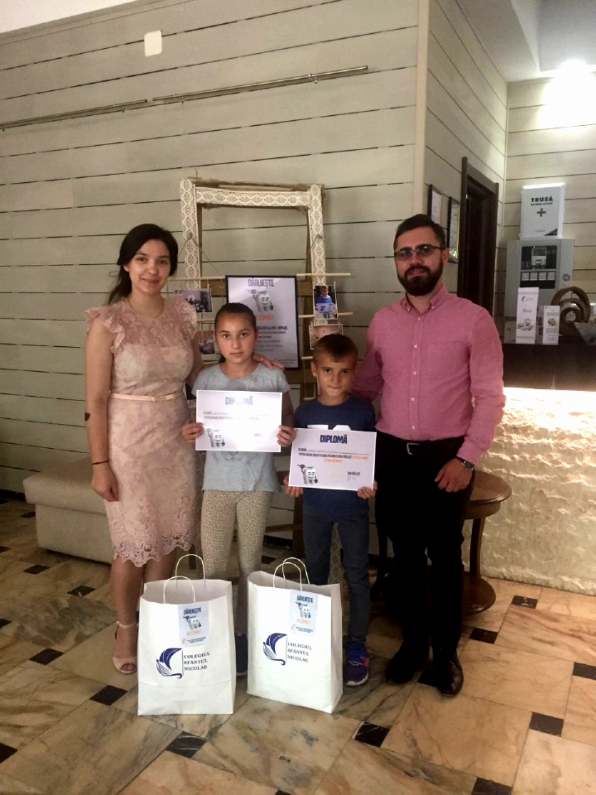 „Dăruiește un zâmbet”  -  voluntariatul, formă concretă a filantropiei