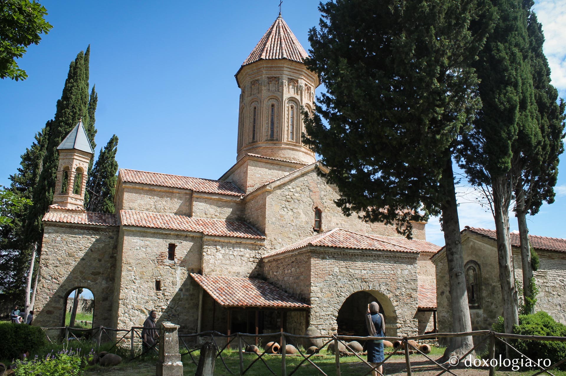 Biserica în care se păstrează moaștele Sfântului Zenon din Ikalto / Foto: Gabriela Pipirig Biserica în care se păstrează moaștele Sfântului Zenon din Ikalto