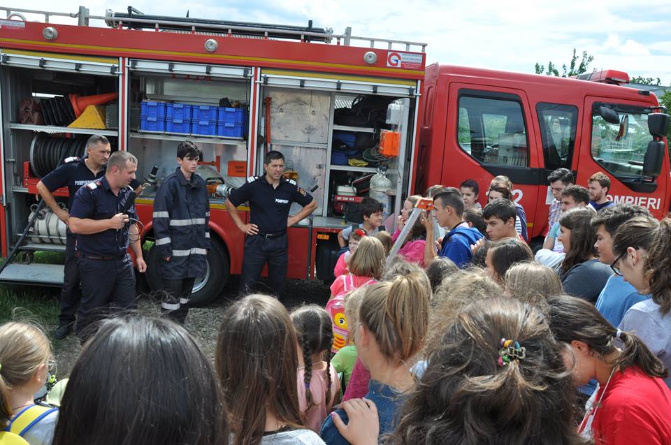 Vara o petrecem în tabără!