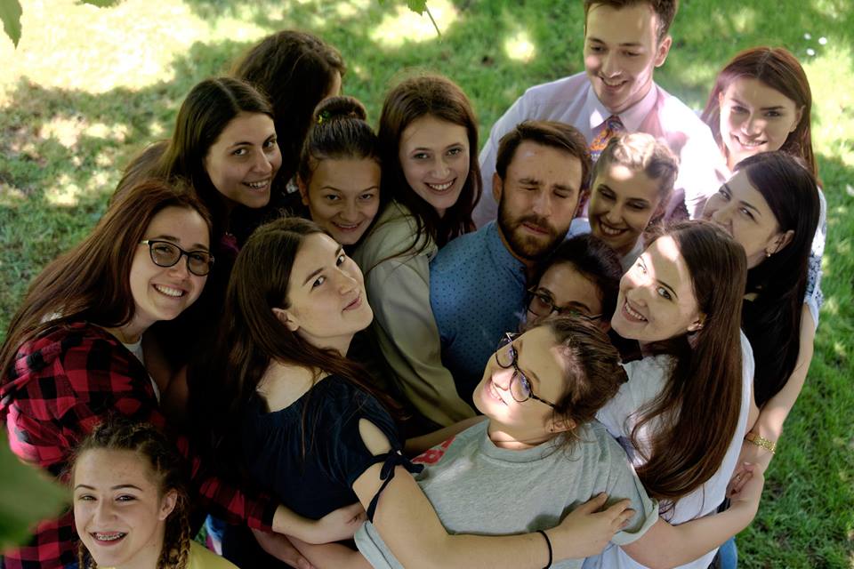 Animator în Tabăra „Floare de colţ” de la Durău: &quot;Vrei ca vara ta să fie inedită? Dacă da, eşti pe calea cea bună!&quot;