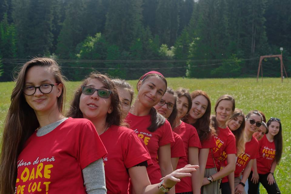 Echipa Taberei "Floare de colţ" de la Durău, pregătită pentru o vară deosebită Echipa Taberei "Floare de colţ" de la Durău, pregătită pentru o vară deosebită