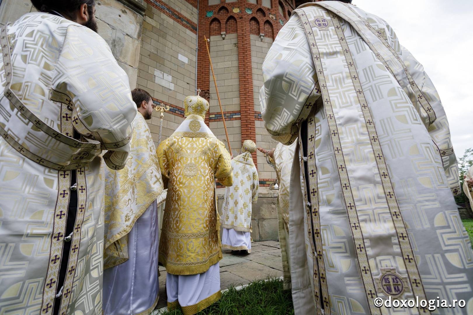 (Video) Biserică ștefaniană resfințită la Hârlău