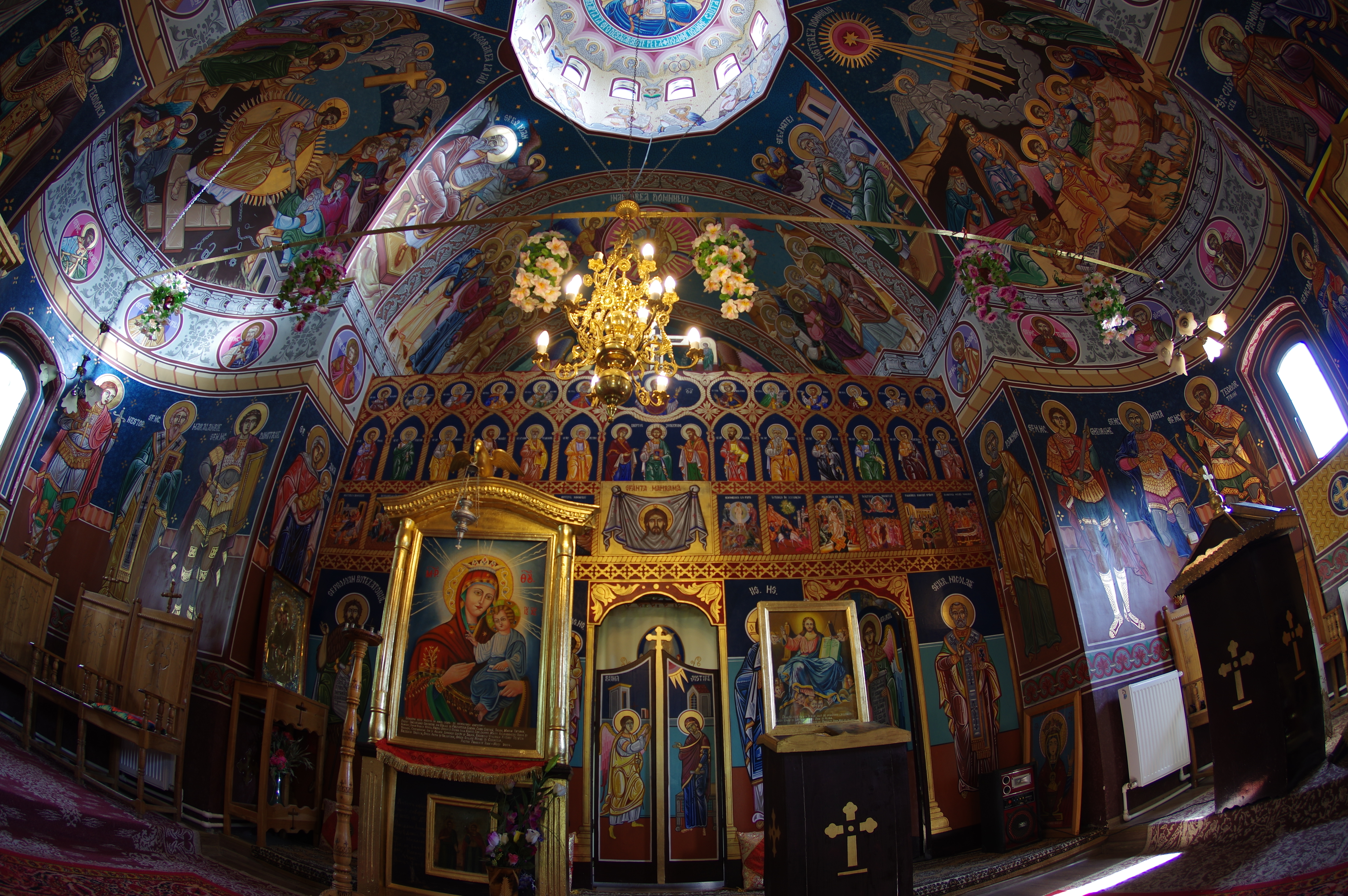 Biserica satului Ivănești, sfinţită de Episcopul Huşilor