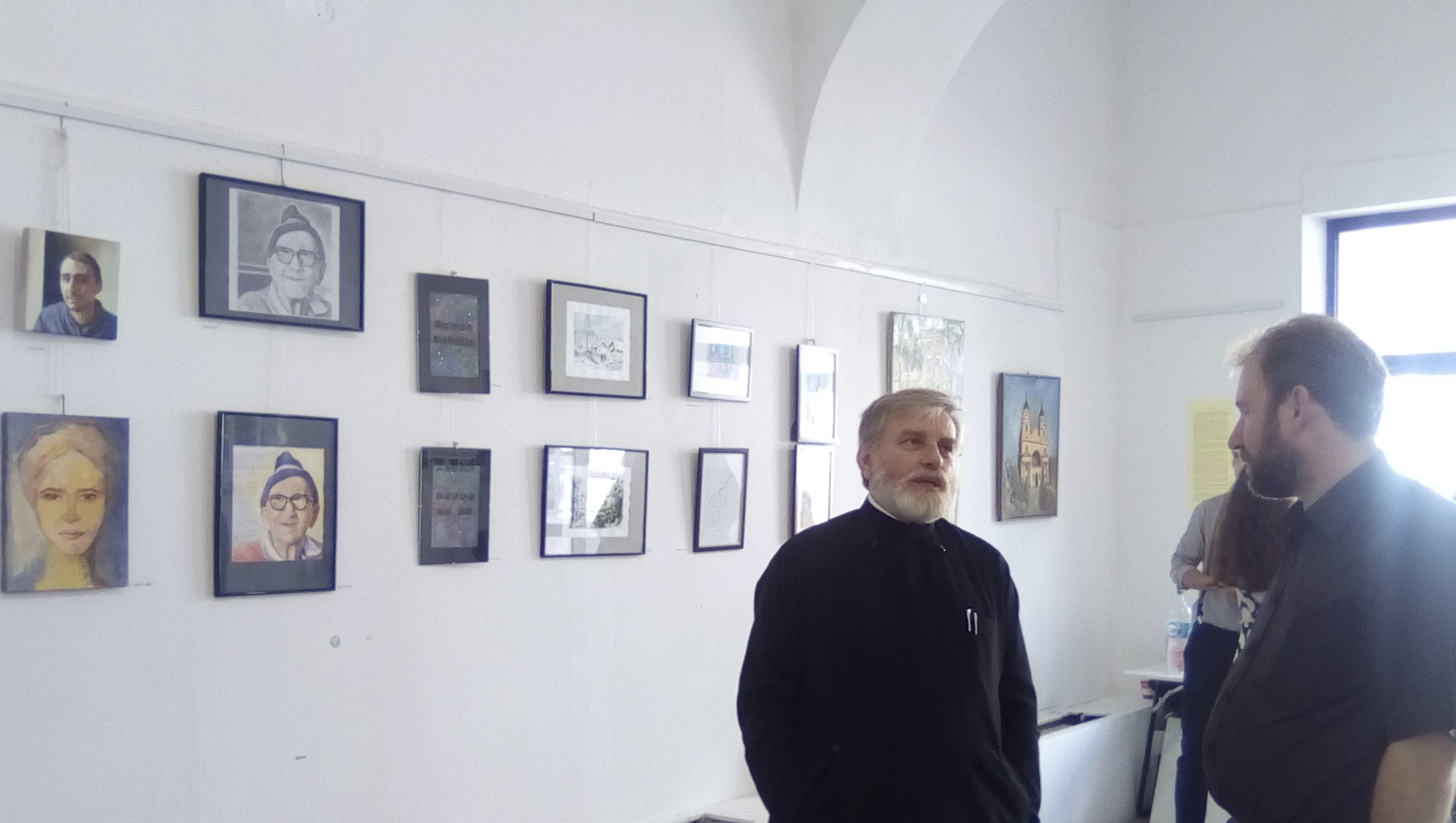 „Iluminări din Nevăzut” - expoziţie a studenţilor teologi ieşeni la Galeriile de Artă „Nicolae Tonitza”