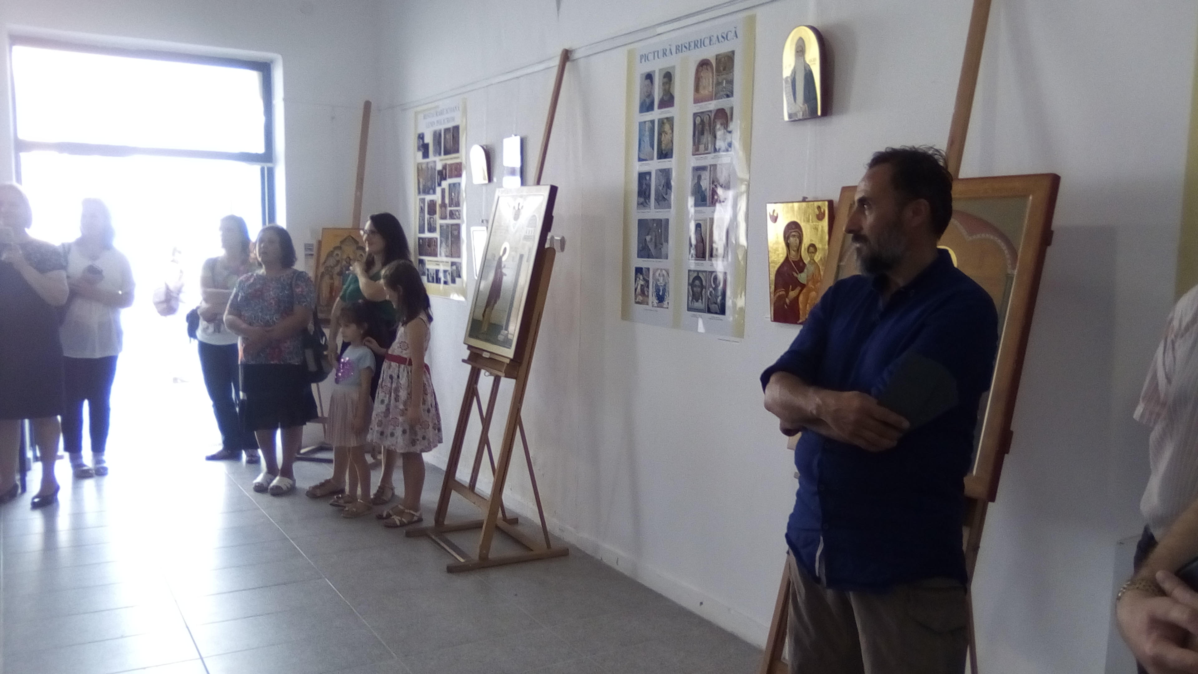 „Iluminări din Nevăzut” - expoziţie a studenţilor teologi ieşeni la Galeriile de Artă „Nicolae Tonitza”