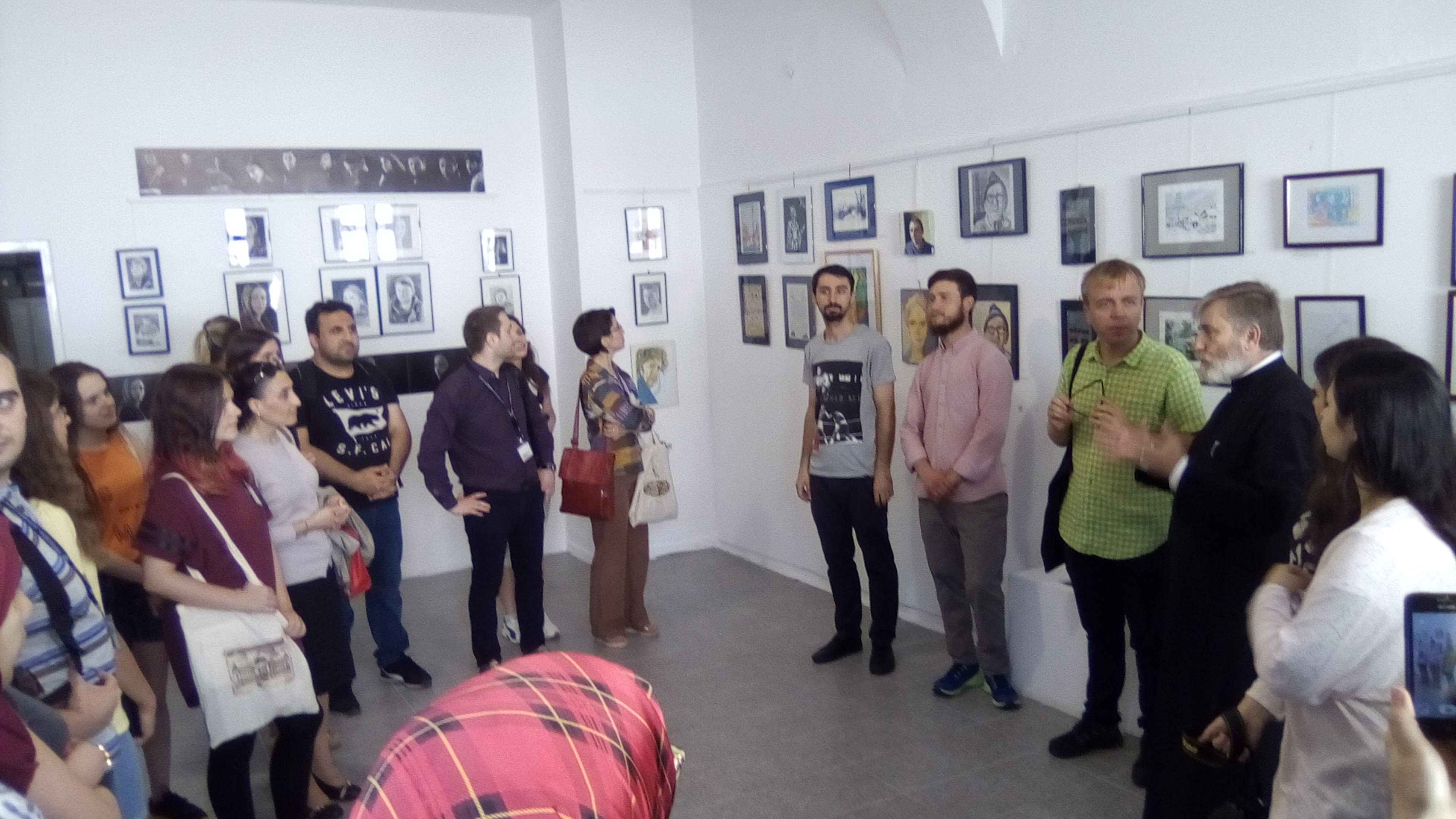 „Iluminări din Nevăzut” - expoziţie a studenţilor teologi ieşeni la Galeriile de Artă „Nicolae Tonitza”