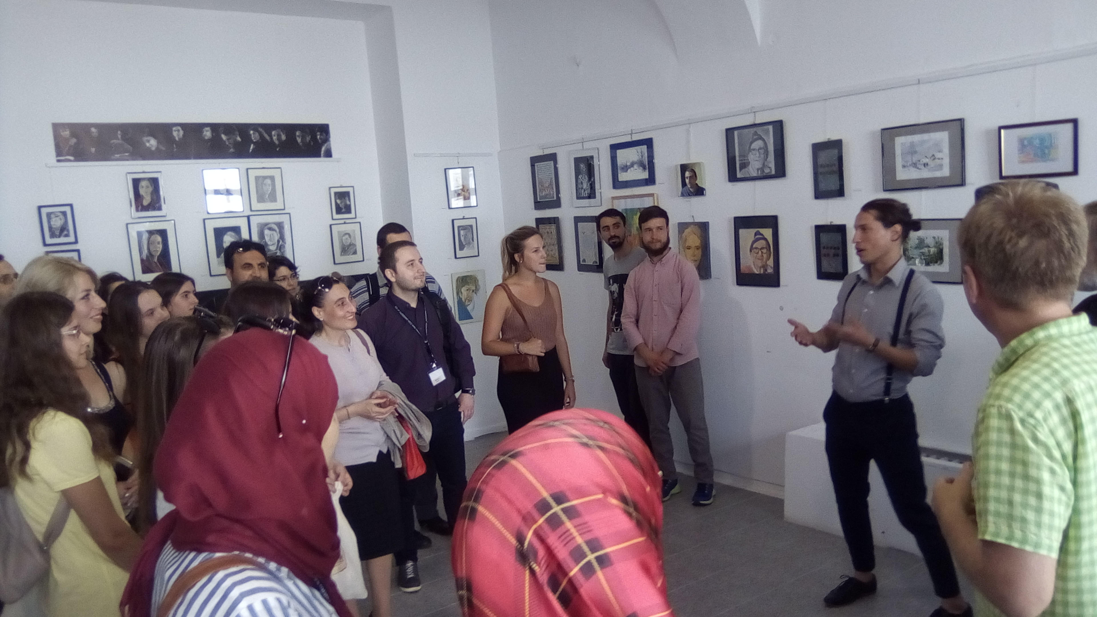 „Iluminări din Nevăzut” - expoziţie a studenţilor teologi ieşeni la Galeriile de Artă „Nicolae Tonitza”