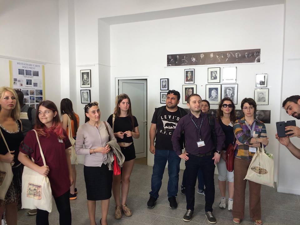 „Iluminări din Nevăzut” - expoziţie a studenţilor teologi ieşeni la Galeriile de Artă „Nicolae Tonitza”