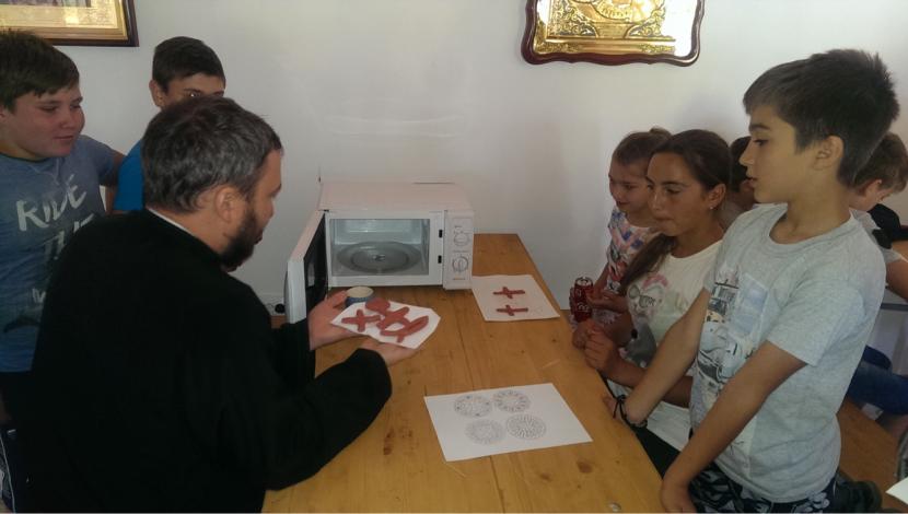 Tinerii şi copiii, implicaţi în activităţi pe perioada verii