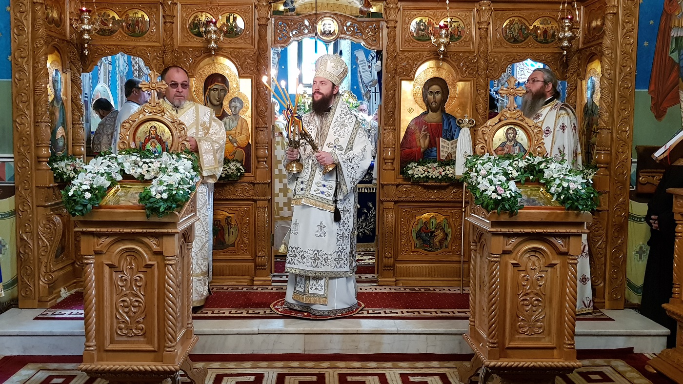 PS Damaschin Dorneanul, slujind Sfânta Liturghie la hramul Mănăstirii Bogdana Sfântul Ierarh Leontie, sărbătorit la Rădăuți prin Liturghie arhierească