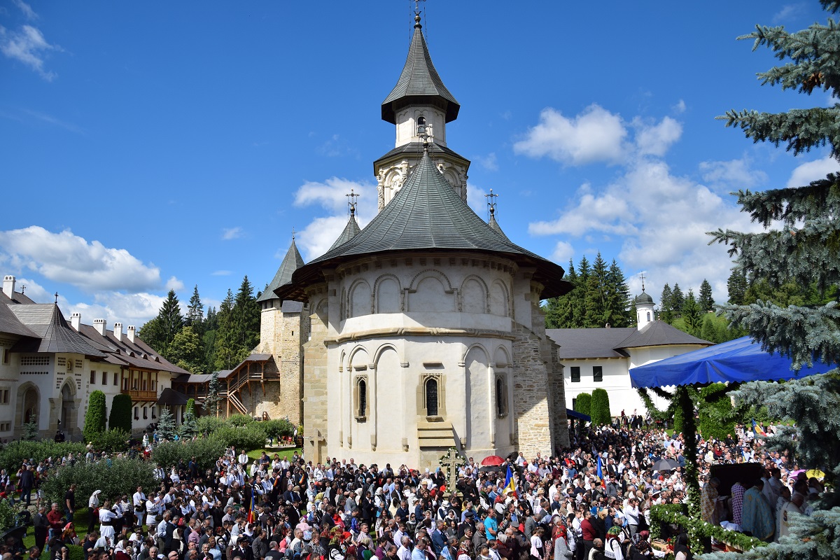 Hram la Mănăstirea Putna/ Foto: Lucian Ducan Hram la Mănăstirea Putna: „Astăzi Ștefan ne-a unit pe toți. Cine-i va urma exemplul?”