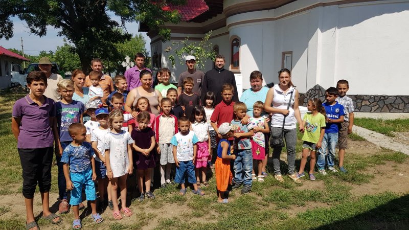 Caravana Dăruirii în Eparhia Hușilor și Mitropolia Basarabiei